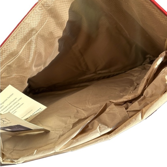 Buxton Quality red leather expandable computer “Madison Tote” Valentine red. NWT - Picture 13 of 15